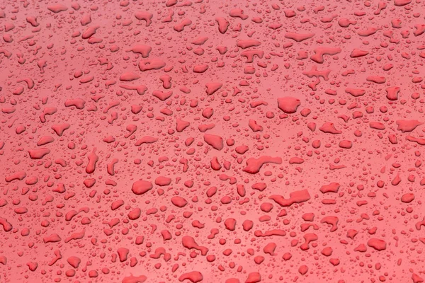 damla su armonik yapısı metal yüzeye verir.