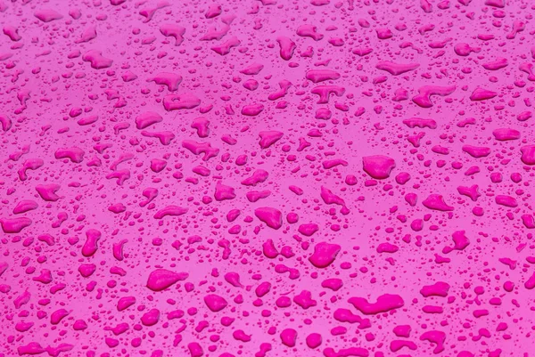 damla su armonik yapısı metal yüzeye verir.