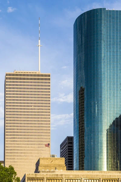 Stadsbeeld van houston in de late middag licht — Stockfoto