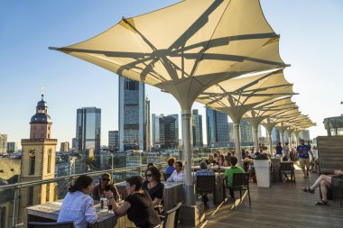 Öğleden sonra Frankfurt Havalimanı Panorama Platformu 'ndan
