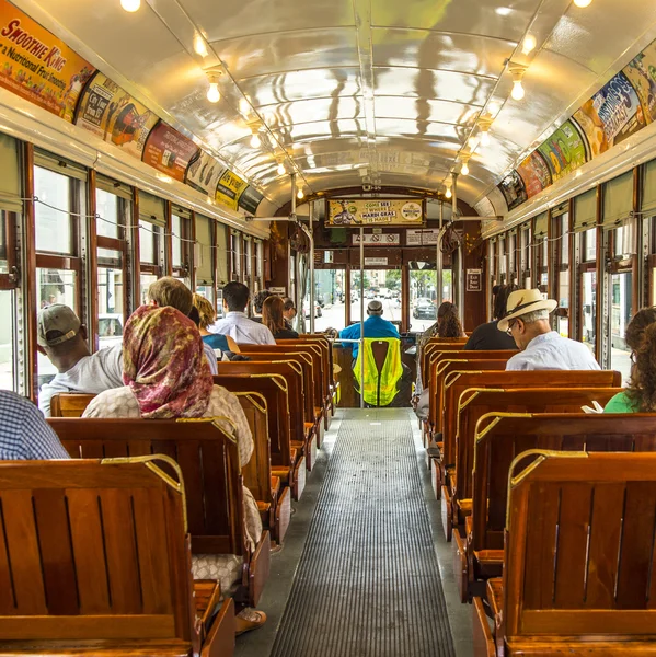 Yolcu koltukları bir tarihi yeşil st. charl doldurun — Stok fotoğraf