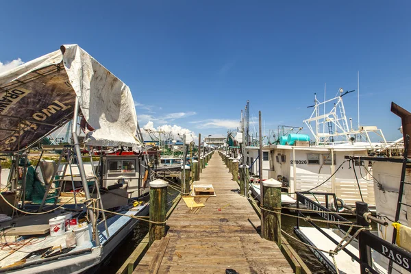 Boats for shrimps fishing in Pass Christian — Stock Photo, Image