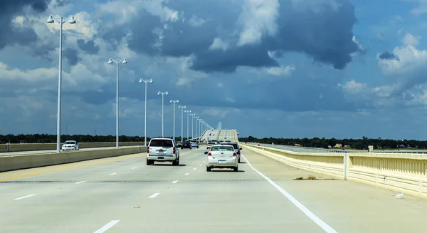 Перетину мосту Bay Biloxi — стокове фото