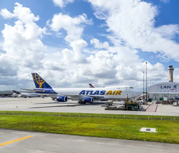 Atlas air at Miami Airport — Stock Photo, Image