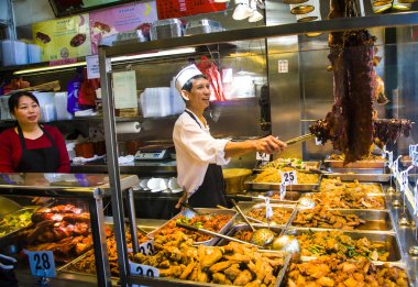 bir Çin restoranı ördek, pirinç, hayır gibi Çin yemekleri sunmaktadır.