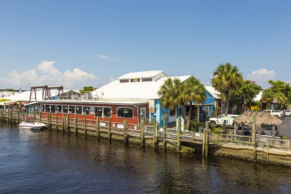 Gamla staden docka i tropiska naples florida — Stockfoto