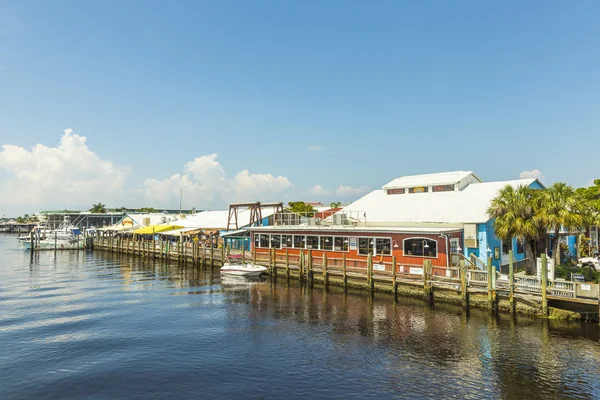 Cidade velha doca em tropical Nápoles Florida — Fotografia de Stock