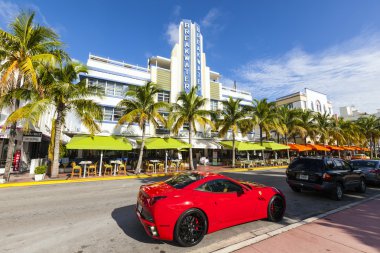 Ocean drive'de bulunan dalgakıran otel