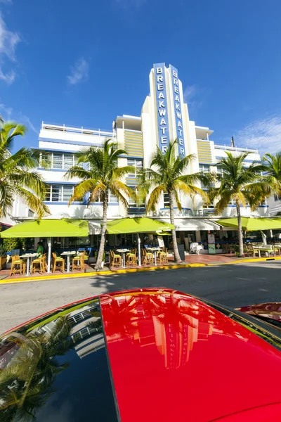 Wellenbrecher-Hotel am Ocean Drive — Stockfoto