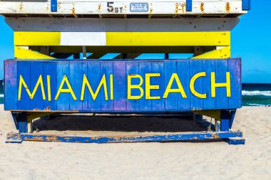 wooden life guard huts in art deco style in miami Beach