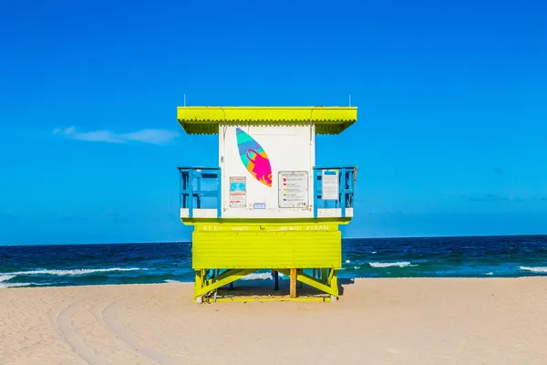 Old wooden beach huts at Miami south — Stock Photo, Image