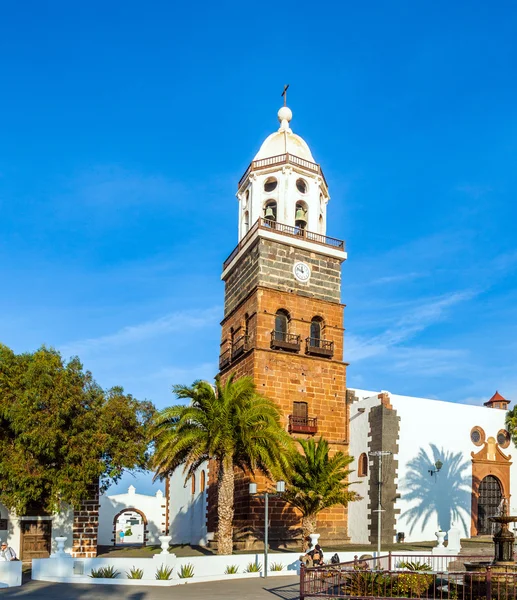 Klokkentoren van de iglesia san miguel in teguise — Stockfoto