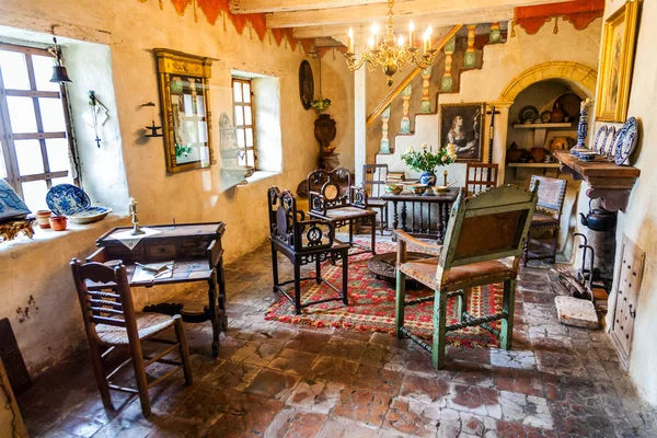 Carmel mission san carlos borromeo in carmel, interieur, priors ro — Stockfoto