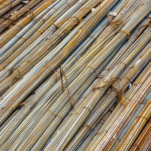 Ferro para blindagem de concreto no canteiro de obras — Fotografia de Stock