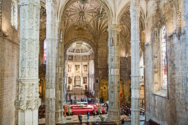 Chiesa di Santa Maria nel bellissimo monastero di Jeronimos a Lisbo — Foto Stock