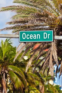 Ocean drive imzalamak south Beach, ünlü sanat deco m içinde sokak