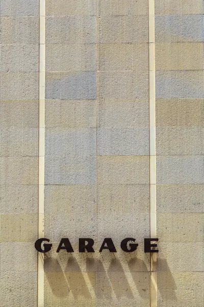 Garage tecken på hus fasad — Stockfoto