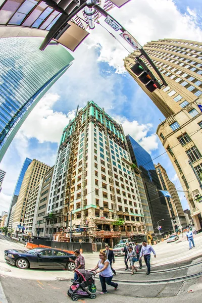 Vista para o arranha-céu histórico e moderno no centro de Houston — Fotografia de Stock