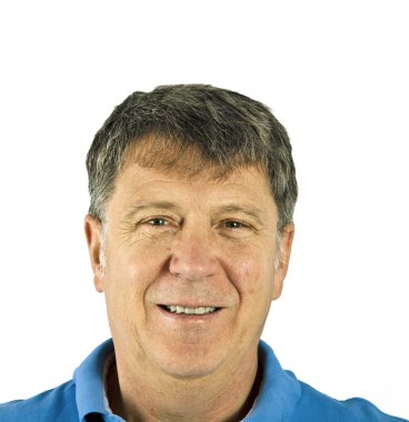 çekici bir adam üzerinde beyaz izole Studio kayıtsızca giyinmiş