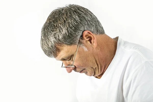 Homem bonito gesticulando com fundo branco — Fotografia de Stock