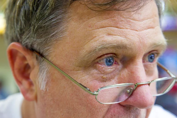 Hombre de ocio con ojos azules — Foto de Stock