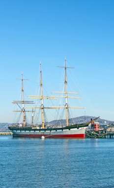 Vintage 1886 yelkenli gemi, balclutha ve 1914 kürek tekerlek römorkör tekne, eppleton hall san Francisco Deniz Milli Tarih Parkı ortak ekranda