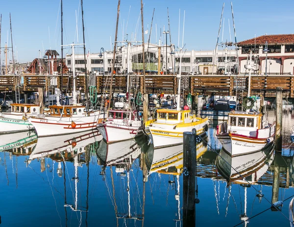 Barche a vela a Fishermans Wharf — Foto Stock