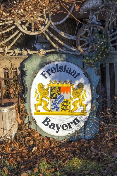 Freistaat バイエルンの記章と古いエナメル プレート — ストック写真