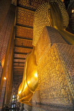 Tapınak wat pho yatan Buda heykeli