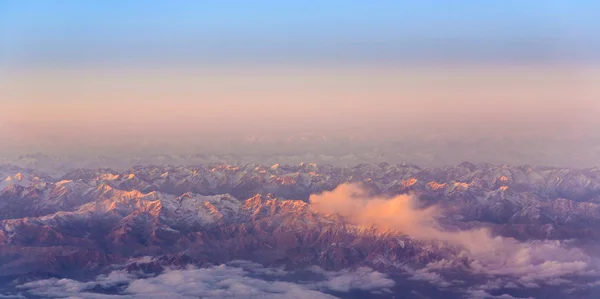 Beautiful view from the aircraft to the mountains of the Himalay — Stock Photo, Image