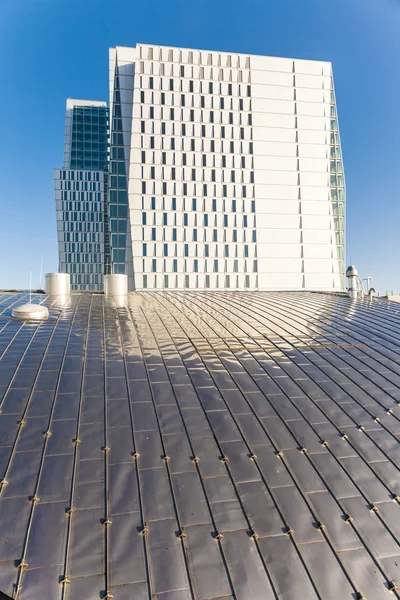 Fasaden av en skyskrapa — Stockfoto