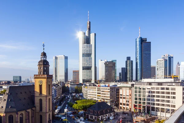 Visa till horisont av frankfurt med hauptwache — Stockfoto