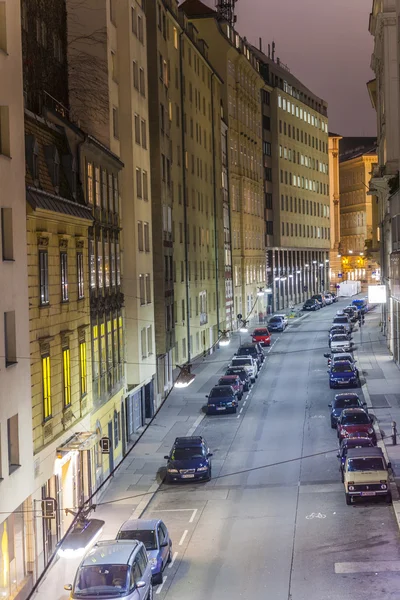 Известная узкая улочка в первом районе Вены — стоковое фото