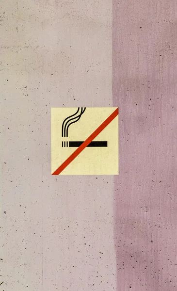 Wall structure in stripes with no smoking sign — Stock Photo, Image