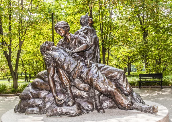 Memorial statues to Vietnam war Women Nurse — Stock Photo, Image