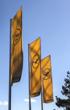 Lufthansa bayrağı lufthansa sembolü, vinç ile