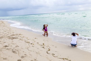 insanlar sabah görev yapan ünlü south Beach photografy tadını çıkarın.