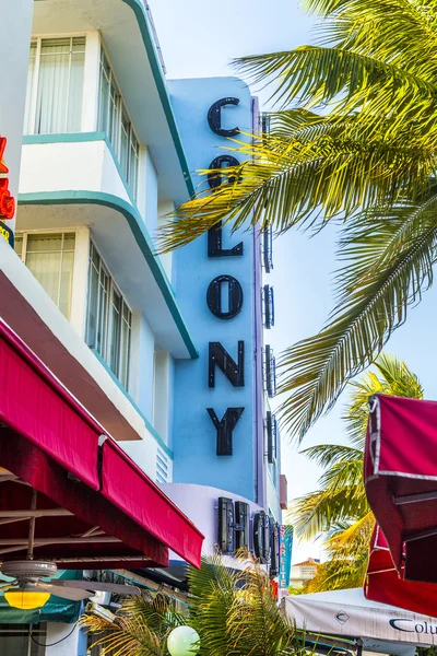 Vista no Ocean Drive, em Miami, no distrito art deco — Fotografia de Stock