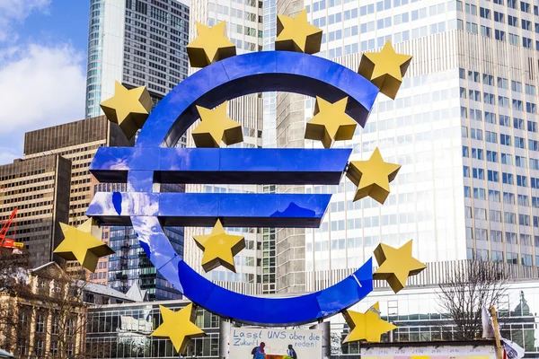 Znak euro we frankfurcie — Zdjęcie stockowe