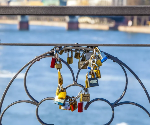 Love lockers in Frankfurt — Stock Photo, Image