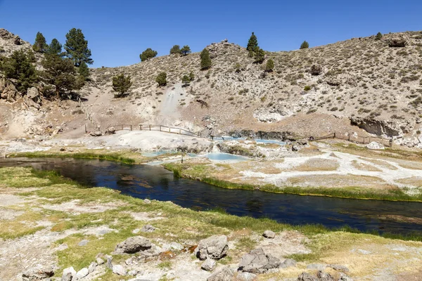 Varma källor på heta creek geologiska platsen — Stockfoto