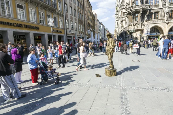 Artista di strada a Marienplatz a Monaco di Baviera — Foto Stock