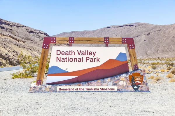 Artistas apontam ao longo de Artistas Drive, Parque Nacional do Vale da Morte — Fotografia de Stock