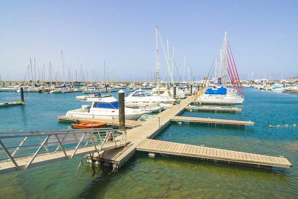 Nový přístav v playa blanca na ostrově lanzarote pro jachty — Stock fotografie