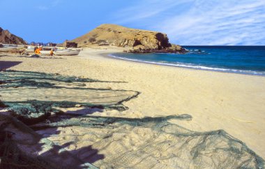 Tekneler ve fishermens net quantab Beach