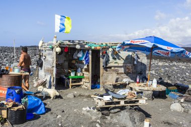 timanfaya, lanzarote fishermans kulübede insanlara