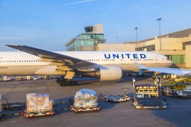 terminal 1, Frankfurt uçak duran Türkiye