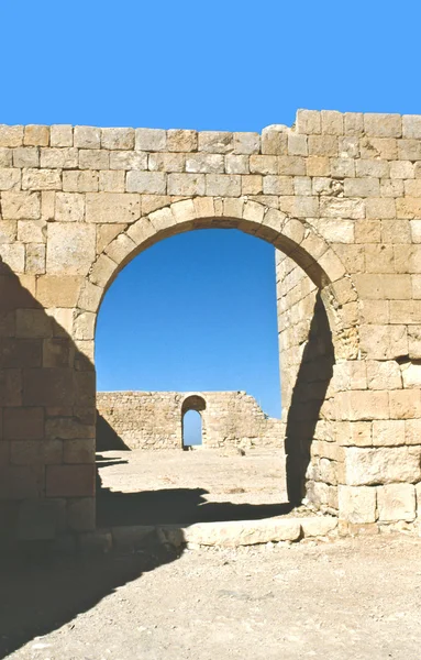 Αρχαία πέτρινη καμάρα και τοίχο στο avdat — Φωτογραφία Αρχείου