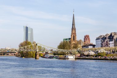 Skyline frankfurt ana nehir ile
