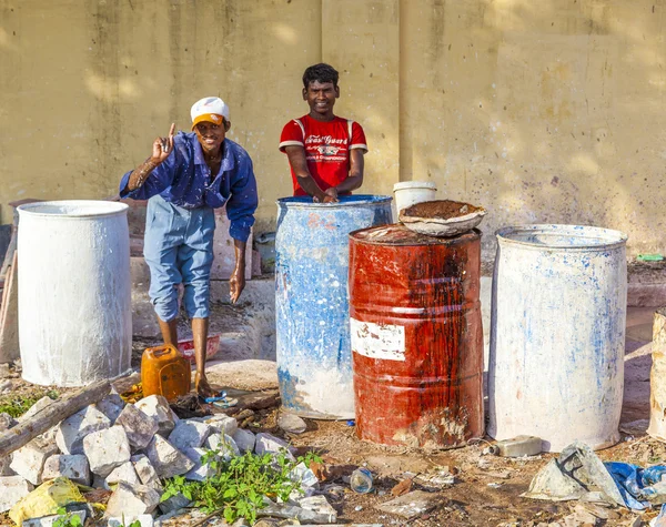 Operaio in un cantiere in India — Foto Stock